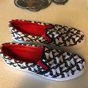 Disney Minnie Bow shoes size 8